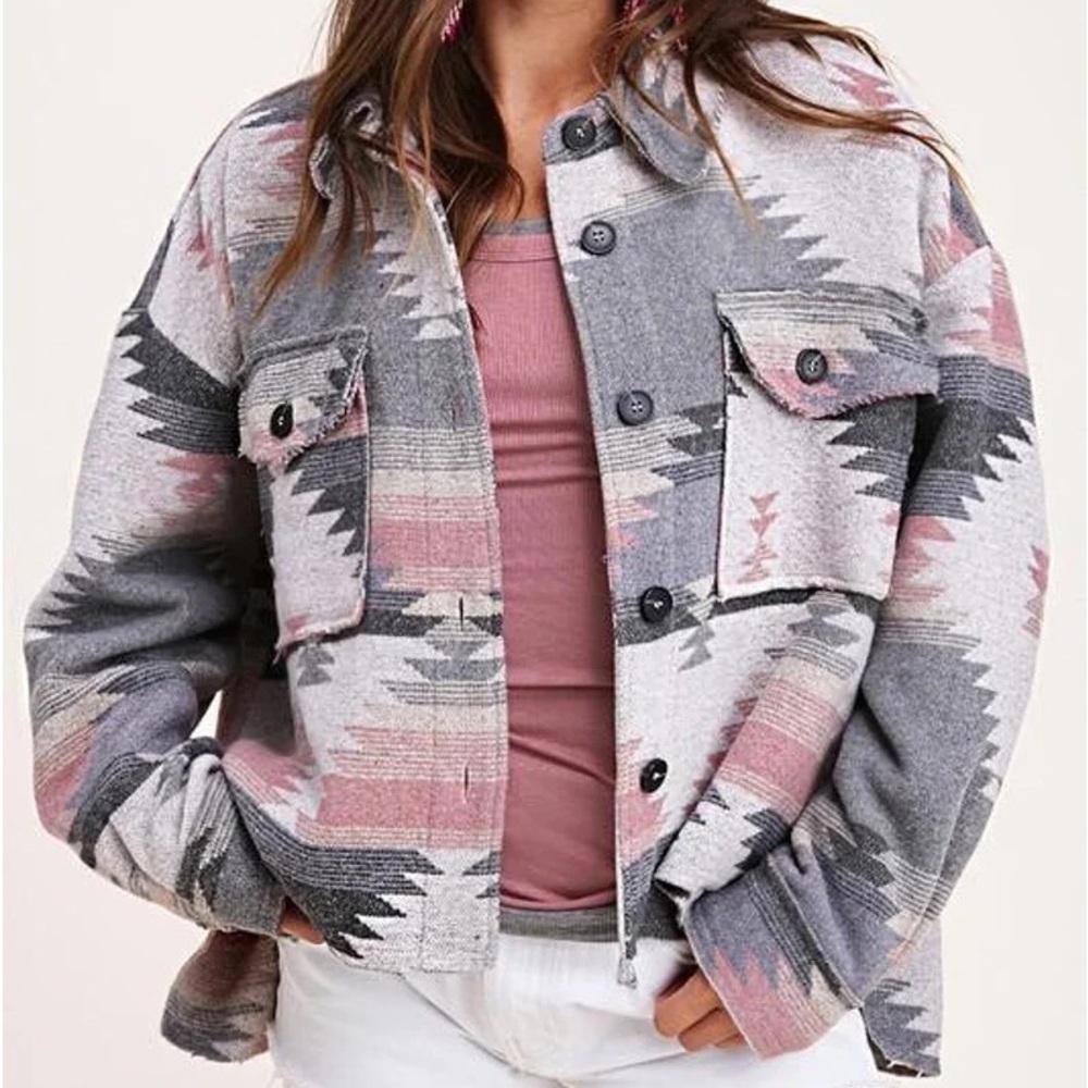 🌷SOLD🌷Aztec geo print drop shoulder jacket, light weight brushed fabric.